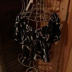 Women’s medium Nine West top.